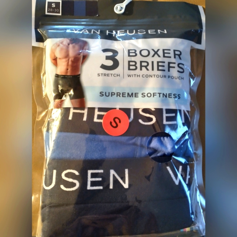 Van Heusen Men's 3 Pair of Boxer Briefs Supreme Softness Size Small (28-30)